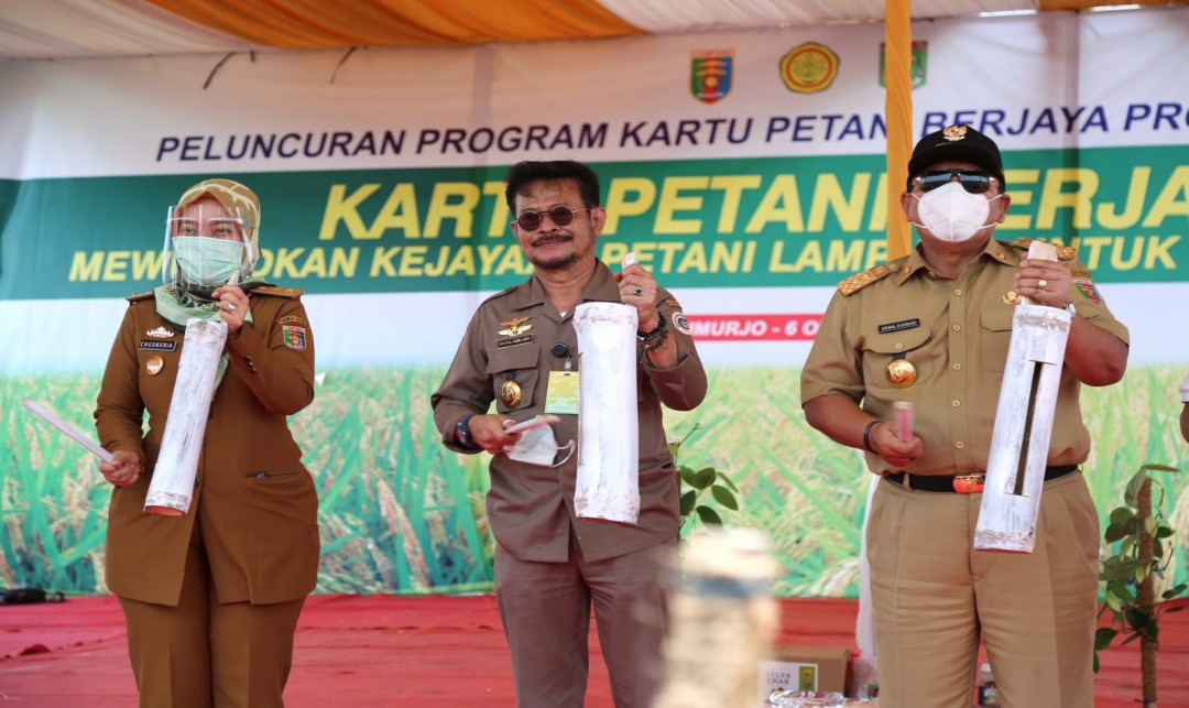 Foto : Menteri Pertanian Syahrul Yasin Limpo Hadir Dalam Peluncura Kartu Petani Berjaya di lampung.