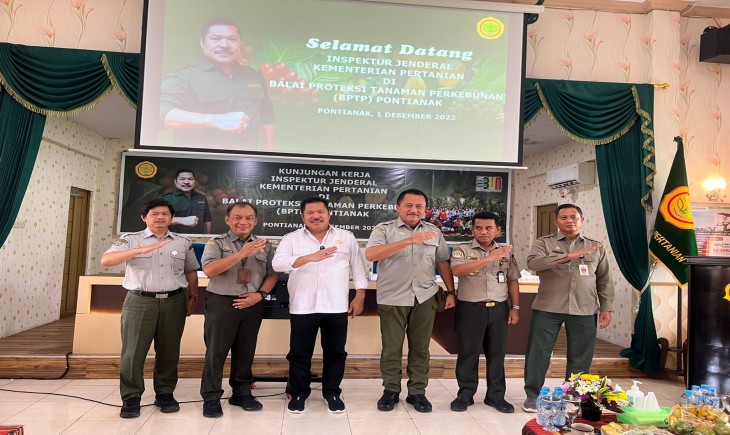 Foto : Irjen Kementan Melakukan Kunjungan Kerja Irjen Kementan di Balai Proteksi Tanaman Perkebunan (BPTP) Kalimantan Barat .