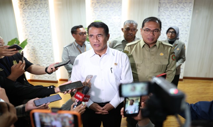 Mentan Andi Amran Sulaiman menyambut Wamentan Alim Setiawan Slamet untuk memperkuat kerja bersama. (Foto: Kementan)