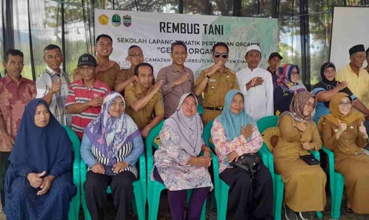 Petani Ciamis menjalankan program Genta Organik. (Sumber Foto: Harapan Rakyat)