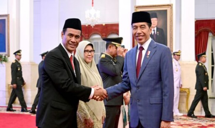 Presiden Jokowi resmi melantik Andi Amran Sulaiman sebagai Menteri Pertanian (Mentan) RI pada Rabu (25/10/2023) di Istana Negara. (Foto : Dok. Presidenri.go.id)