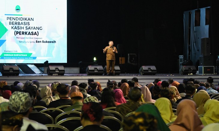 Sekretaris Daerah Provinsi Jawa Barat Herman Suryatman membuka Apresiasi Jambore Guru dan Tenaga Kependidikan (GTK) Hebat Provinsi Jawa Barat di Trans Studio, Kota Bandung, Senin (4/11/2024).(Foto: Biro Adpim Jabar)