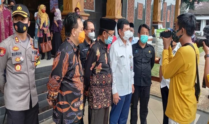 Foto : Bupati Kabupaten Tuban, Provinsi Jawa Timur, Fathul Huda di Akhir Tahun 2020 Ini Lepas Ekspor Benih Jagung Hibrida ke Negara Thailand.