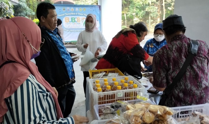 Kegiatan bazar murah di Kota Cimahi (Cimahikota.go.id)