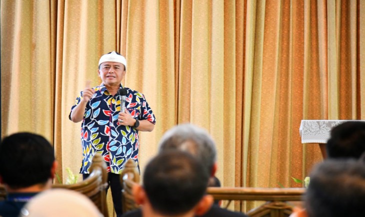 Foto: Herman Suryatman saat menghadiri Musrenbang Daerah Perbatasan Jabar -Jateng Tahun 2025 di Kantor Gubernur Bale Jaya Dewata; Kota Cirebon, Kamis (8/5/2025).