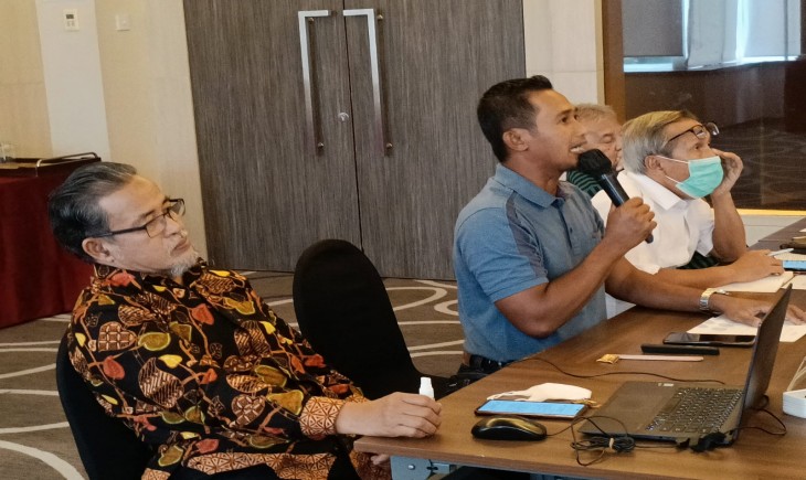 Foto : Duta Petani Milenial, Abdul Rahman, di Jeneponto, Sulawesi Selatan menceritakan kondisi petani saat ini kepada Pangannews (20/12).
