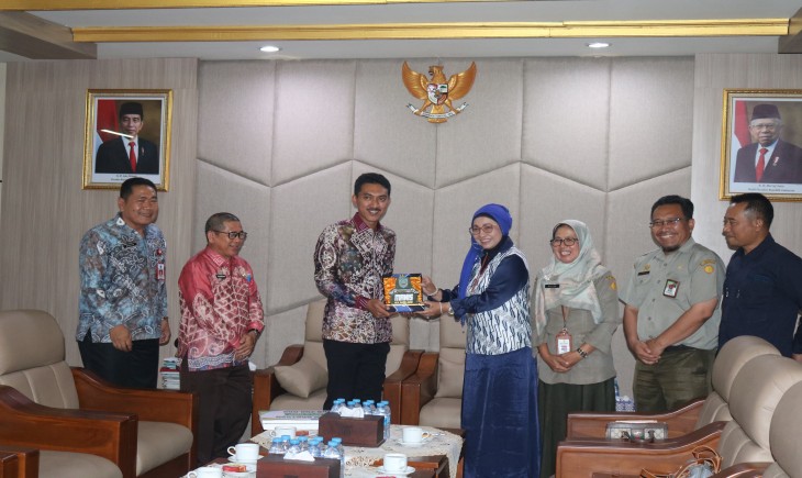 Kepala BPPSDMP, Idha Widi Arsanti Kementerian Pertanian melaksanakan Pertemuan dengan Bupati Kabupaten Banjar, Kamis, (05/09/2024). (Foto: dok. Kementan)