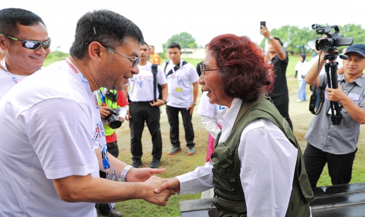 Wakil Gubernur Jawa Barat Erwan Setiawan menghadiri acara Pangandaran Air Show 2025 dan Peringatan 20 Tahun Susi Air di Kabupaten Pangandaran, Sabtu (19/4/2025).(Foto: Gravinda/Biro Adpim Jabar)