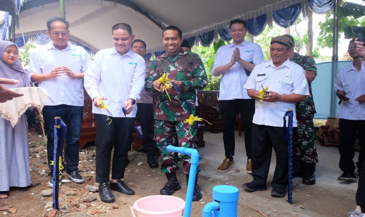JCI Jakarta bersama Golden Straw dan Resolve Asia membangun sumur bor dan fasilitas MCK (mandi, cuci, kakus) di dua lokasi di Desa Ngawi. (Foto: Dok. Kementan)