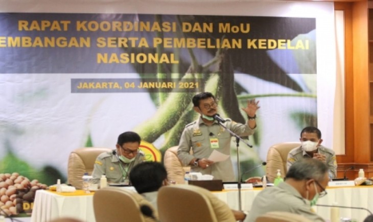 Foto : Mentan SYL Dalam Rapat Koordinasi dan MoU Pengembangan Serta Pembelian Kedelai Nasional di Kantor Direktorat Jenderal Tanaman Pangan.