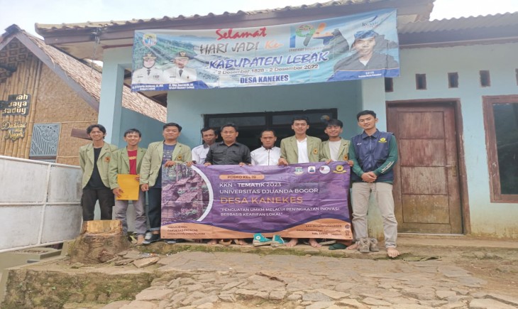 Mahasiswa KKN Universitas Djuanda saat berkunjung ke Kanekes (Universitas Djuanda)
