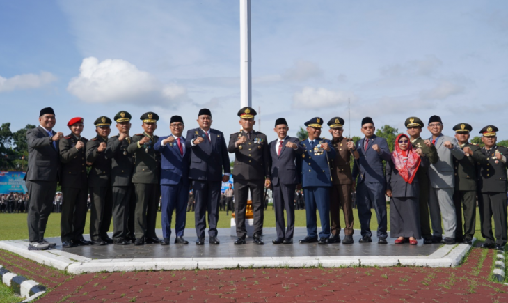 Foto: Bupati Bogor, Rudy Susmanto, menghadiri secara virtual Doa Bersama Lintas Agama dalam rangka peringatan Hari Bhayangkara ke-79 Tingkat Jawa Barat yang digelar melalui Zoom Meeting, Senin pagi.