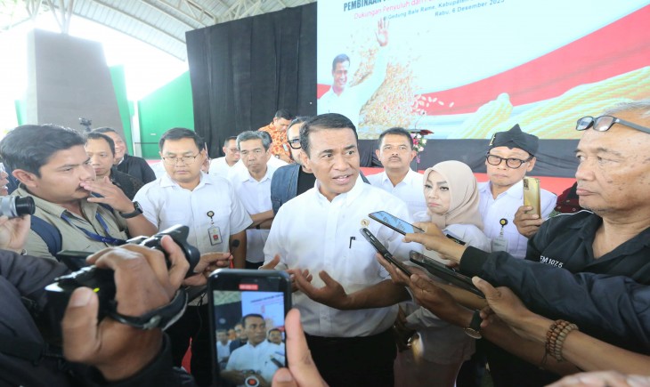 Mentan Amran gerak cepat merevisi Peraturan Menteri Pertanian No 10 Tahun 2022, sehingga akses petani terhadap pupuk bersubsidi menjadi lebih mudah. (Dok. Kementan)