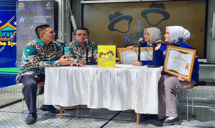 Foto : Ngepod (Ngobras Penyuluhan Edisi Podcast). 