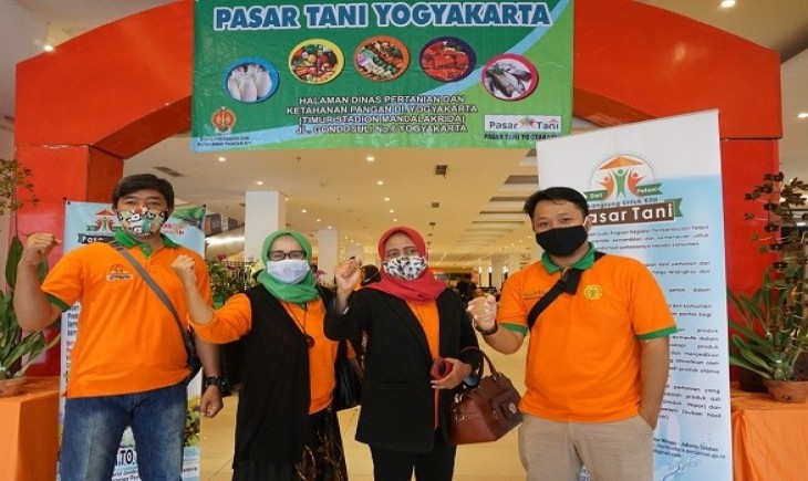 Foto : Direktorat Jenderal Hortikultura Menggelar Pasar Tani Goes to Mall di Transmart Maguwo – Yogjakarta.