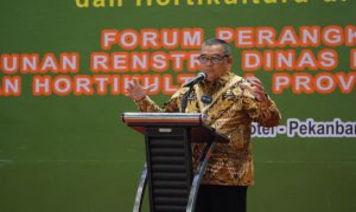 Pj Gubernur Riau Edy Natar Nasution saat melakukan rakor pengendalian pangan di wilayahnya (Pemprov Riau)