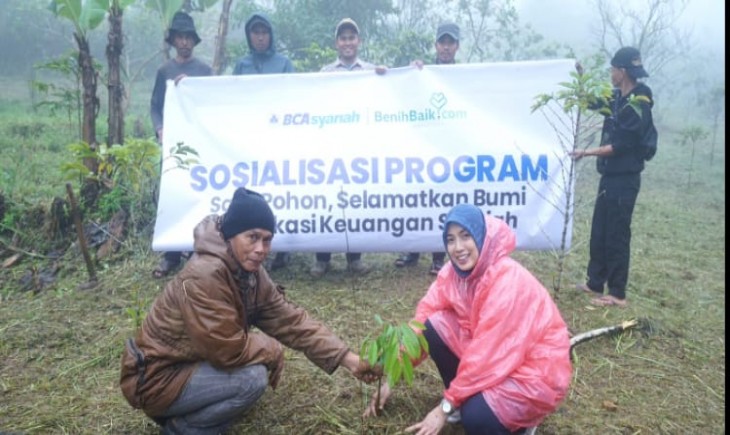 BCA Syariah gelar penanaman 1.000 bibit durian (BCA)