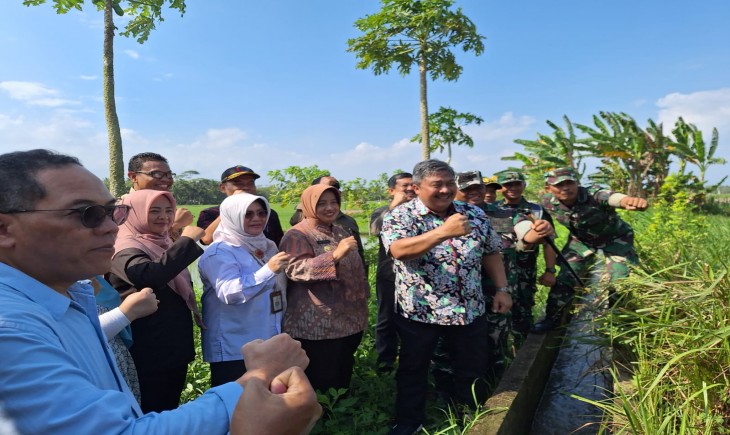 Kementan terus menggencarkan program pompanisasi sebagai solusi cepat dalam mengantisipasi kekeringan panjang yang terjadi akibat gelombang panas dunia. (Foto: Dok. Kementan)