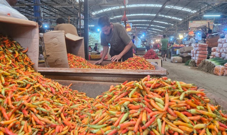 Stabilkan Harga, Kementan Kembali Guyur 1,7 Ton Cabai Rawit Merah ke Pasar Induk Kramat Jati. (Foto: dok. Kementan)