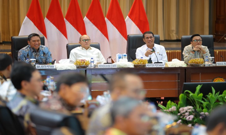 Mentan Andi Amran Sulaiman bersama Menteri Investasi dan Hilirisasi/BKPM, Rosan Roeslani di Kantor Pusat Kementerian Pertanian, Jumat (7/11/2025). (Dok. Kementan)