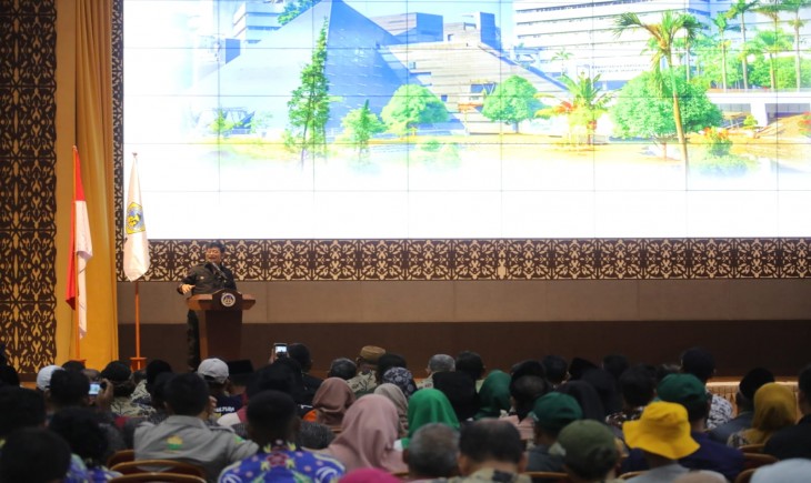 Mentan SYL membuka Rembug Utama Pekan Nasional Petani Indonesia ke XVI di Auditorium Universitas Negeri Padang, Sumatera Barat.