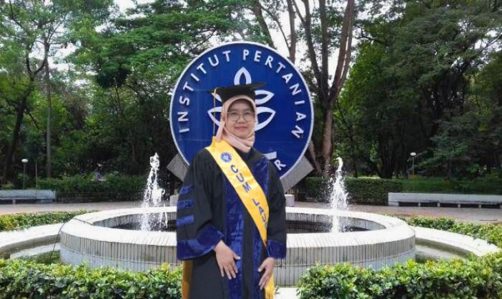 Profil Dr. Wage Ratna Rohaeni, SP. MSi , wisudawan Program Doktor terbaik di Institut Pertanian Bogor (IPB) dengan IPK 4.00. (Dok. Wage Ratna Rohaeni)