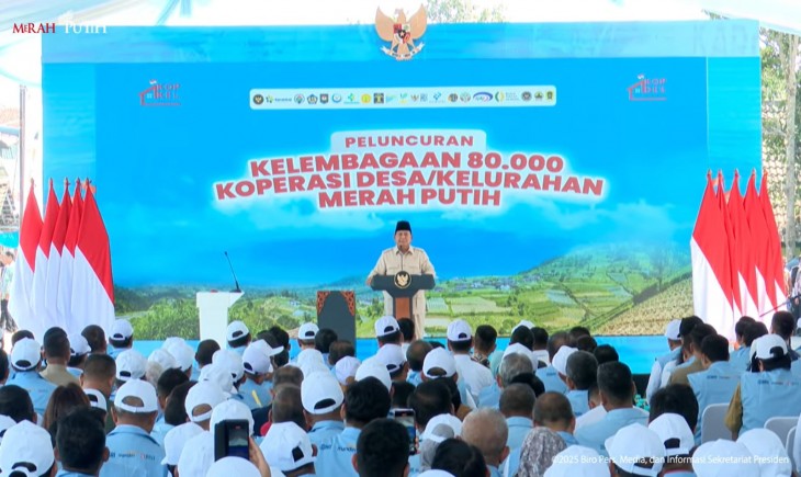 Mentan Amran mendampingi Presiden RI, Prabowo Subianto dalam peluncuran Koperasi Desa/Kelurahan Merah Putih di Desa Bentangan, Wonosari, Kabupaten Klaten, Jawa Tengah. (Foto: dok. Kementan)