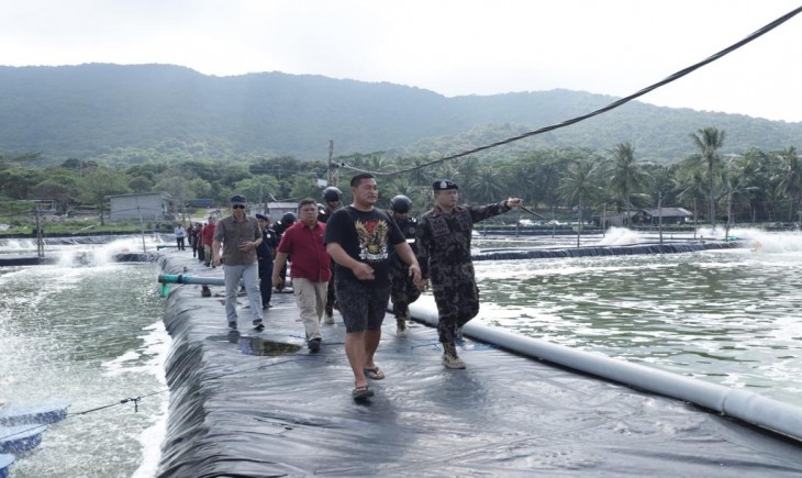 KKP melakukan sidak pada tambak udang di Karimunjawa (kkp.go.id)