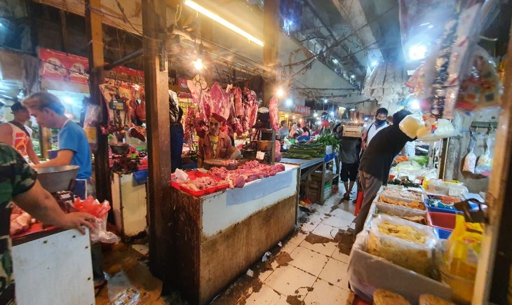 Foto : Kementan Melalui Ditjen PKH Melakukan Pengawasan Terpadu di Rumah Potong Hewan (RPH) Ruminansia jelang Idul Fitri 1442 H.