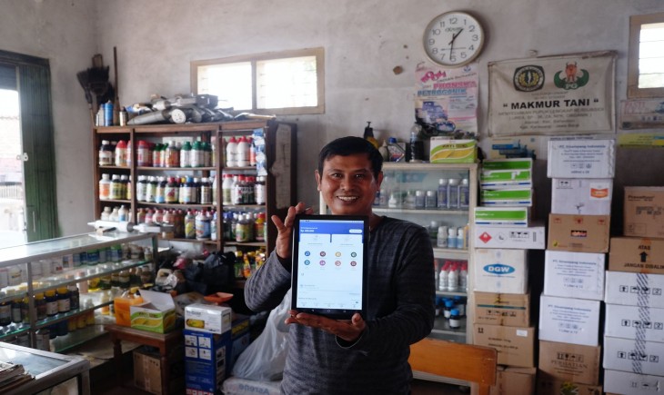 PT Pupuk Indonesia mengecek kondisi pupuk subsidi di distributor dan pengecer di Karawang. (ist)