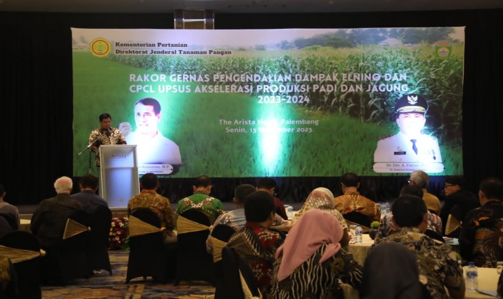 Menteri Pertanian Amran Sulaiman tancap gas garap optimalisasi lahan rawa dengan menggelar Rakor di Palembang senin 13/11. (Dok. Kementan)