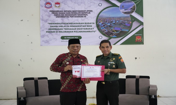 Foto: UNHAN menyelenggarakan kegiatan Pengabdian kepada Masyarakat (PKM) bertajuk “Meningkatkan Kesadaran Budaya Damai Melalui Pendekatan Non-Kekerasan” di Kelurahan Palabuhanratu, Sukabumi, Jawa Barat, Kamis (6/2/2025). (Dok. UNHAN)
