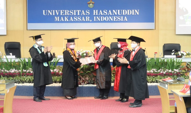 Foto : Mentan SYL Mendapatkan Gelar Profesor Kehormatan dalam Bidang Hukum Tata Negara dan Kepemerintahan pada Fakultas Hukum Universitas Hasanuddin.