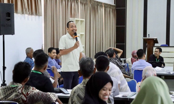 Foto : Training of Trainer (ToT) Literasi Keuangan dan Proposal Bisnis bagi Calon Pelatih (Trainer) Keuangan Batch kedua pada lima kabupaten program YESS di wilayah Sulawesi Selatan.