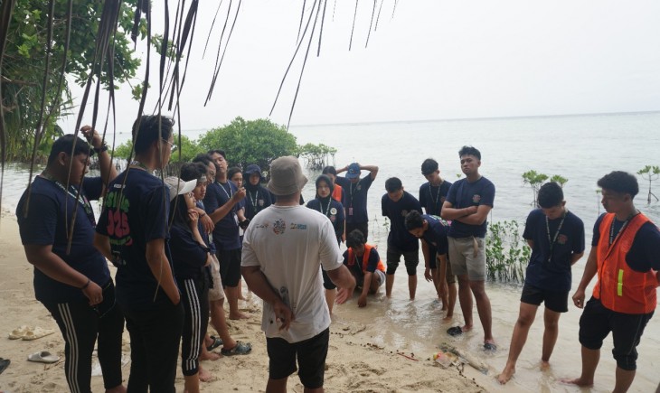 Foto: ARM HA-IPB Dukung BEM KM IPB Tanam Mangrove dan Bersih Lingkungan di Pulau Tidung.