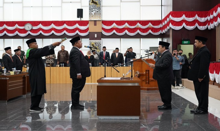 Foto: DPRD Kota Bogor menggelar prosesi pelantikan dan pengambilan sumpah jabatan peresmian Pengganti Antar Waktu (PAW) anggota DPRD Kota Bogor periode 2024 - 2029.