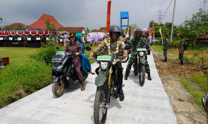 Jalan Pertanian Hasil TMMD di Sumberagung Diresmikan. (Dok: jatengprov.go.id)