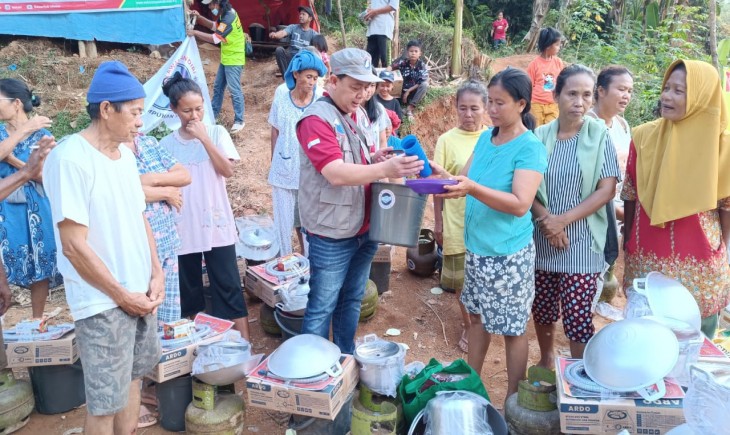 Foto: Capai Goti Dan Sipange, ARM HA-IPB Salurkan Paket Perlengkapan Keluarga Untuk 240 Jiwa.