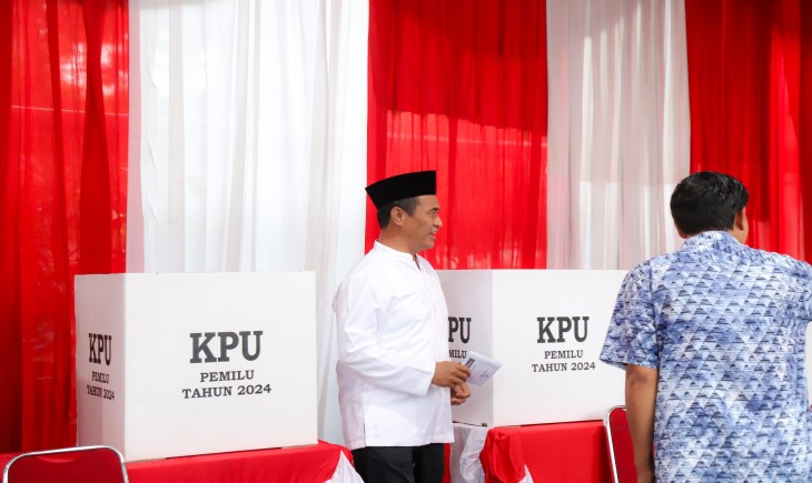 Mentan saat menuju TPS Kelurahan Senayan, Kecamatan Kebayoran, Jakarta Selatan, Rabu, 14 Februari 2024.