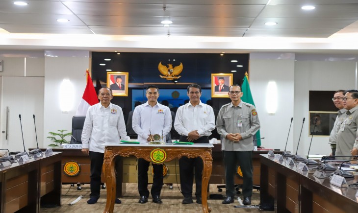 Anindya usai penandatanganan nota kesepahaman (MoU) bersama Mentan Andi Amran Sulaiman di Kantor Pusat Kementan, Jakarta, Senin (10/3/2025). (Foto: Dok. Kementan)