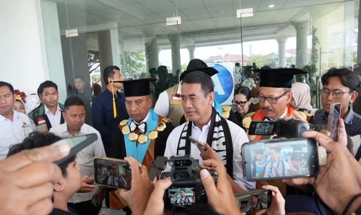Mentan Andi Amran usai penandatanganan nota kesepahaman (MoU) antara Kementan dan UNESA di Surabaya, Rabu (12/8/2026). (Foto : Kementan)