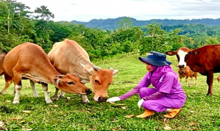 Nama Isnaniah Bagenda mencuat di dunia kesehatan hewan setelah meraih PDHI Award 2025 kategori Public Service Government. (Foto: Dok. Kementan)