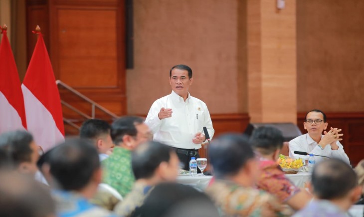 Mentan Amran usai rapat bersama perusahaan dan asosiasi petani di Kantor Pusat Kementerian Pertanian (Kementan), Jakarta Selatan, (13/8/2025). (Foto: dok. Kementan)