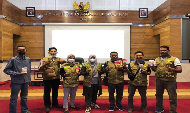 Foto : Milenial Yang Sukses Menjalani Usaha Minuman Serbuk Dari Tanaman Obat.