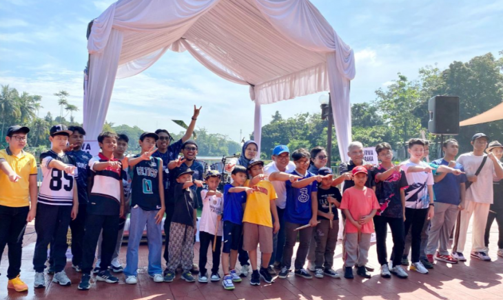 Foto: Sekretaris Daerah Kabupaten Bogor, Ajat Rochmat Jatnika dalam acara Drums Day di Cibinong Situ Plaza, Cibinong, Kabupaten Bogor, Jawa Barat, Minggu (18/5/2025).