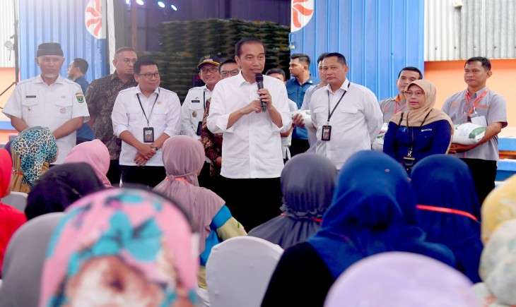 Arahan Presiden Joko Widodo untuk memperpanjang bantuan pangan beras tahap kedua yang awalnya tiga bulan dari September hingga November, diperpanjang hingga Desember 2023. (Dok. Kementan)