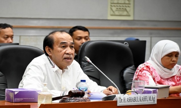 Ketua Komisi VIII DPR RI Ashabul Kahfi dalam Rapat Kerja Komisi VIII DPR RI dengan Menteri Sosial dengan agenda “Evaluasi Program dan Anggaran Kemensos Tahun 2023 (dpr.go.id)